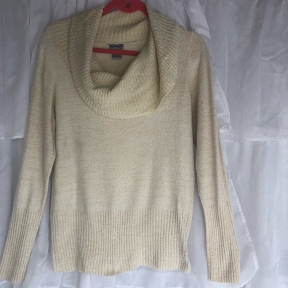 🎉Slouch-neck light sweater w/ gold shimmer! 🎉 - Picture 1 of 2
